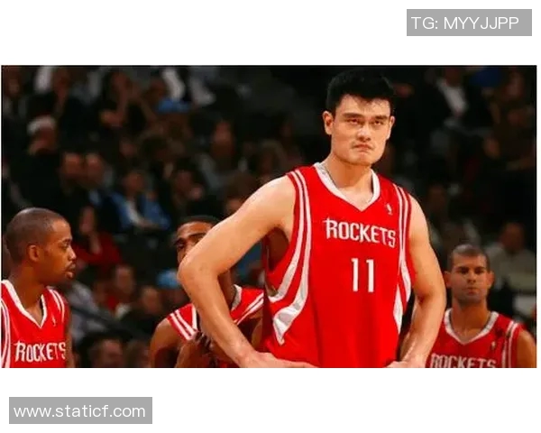 姚明领衔中国男篮对决法国队的精彩篮球较量与历史回顾